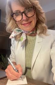 Annie Eshelman's Instagram, Twitter & Facebook