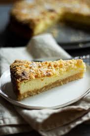 170 g margarine schmelzen lassen und mit mehl und zucker mit den knethaken des mixers zu streuseln verarbeiten. Apfel Kase Streuselkuchen Feines Gemuse