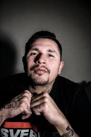 Jag satt med en tallrik kokain och en pistol”