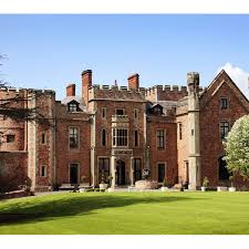 The Ultimate Guide To Castle Wedding Venues 22 Of The Best Castle Wedding Venue Castle Hotel English Castles