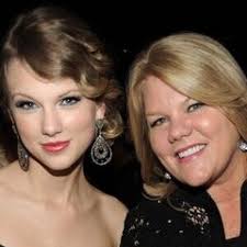 Travis Kelce and Taylor Swift fly to NYC after Chiefs triumph