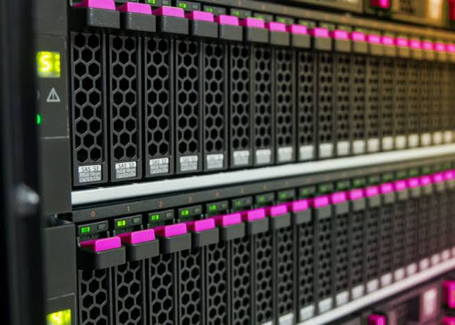 HPE Storage Array COMPLETE DEPLOYMENT GUIDE From Ground Zero Equipment to Production