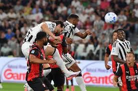 Da Roberto Bolle a Sinner, da Eros Ramazzotti a Greggio: lo spettacolo è sugli spalti, in campo Juve-Milan finisce 1-1 — Torino Cronaca