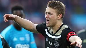 Matthijs de ligt correctly sent off for handball as last man on 55 minutes. Matthijs De Ligt Darum Sagte Der Ajax Kapitan Manchester United Ab Fussball Sport Bild