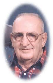 Lee Hively's Instagram, Twitter & Facebook