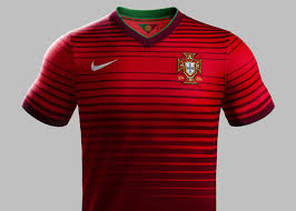 Warna nya keren dan cocok untuk casual! Detail Jersey Home Portugal Piala Dunia 2014 Bola Net