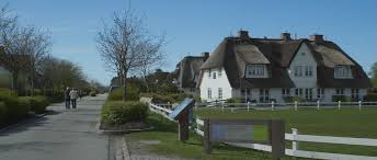 Long island house sylt ⭐ , germany, westerland, eidumweg 13: Reed Roof House Sylt Germany 3k Stock Video 914 629 072 Framepool Stock Footage