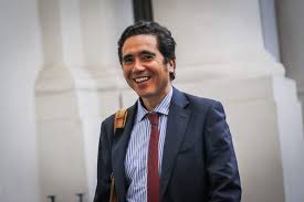 El ministro de hacienda, ignacio briones, fue seleccionado por la revista británica the banker, del grupo financial times, como ministro de hacienda del año de las américas, lo que incluye centro. Ignacio Briones Presenta Equipo De Campana Presidencial 180 Personas Nuevo Poder
