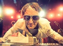 Duck Inn date a homecoming for Aaron Distler of Heypenny