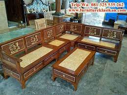 Kursi tamu minimalis sudut ini merupakan produk kursi tamu sudut dengan model ukiran terbaru kursi tamu ini terbuat dari bahan baku kayu . Sofa Sudut Kayu Jati Kursi Sudut Minimalis Kursiko