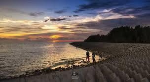 Dari kota tanjungpinang, pulau ini berjarak 2 km dan dapat ditempuh dengan menggunakan perahu motor. Ban Pecah Tanjung Piandang I Am Parit Buntar Facebook