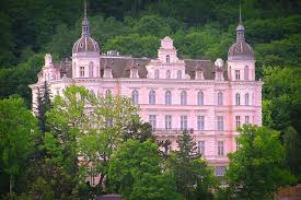 Select room types, read reviews, compare prices rooms at the budapest hotel include satellite tv, air conditioning and a private bathroom. The Magnificent Locations Of The Grand Budapest Hotel Locationshub