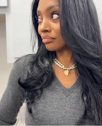 I think she is going to be around Greg a lot for moral support..I think  this just might develop into something else.. 😭❤️