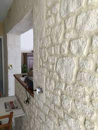 Pierre & sol négoce et fournisseur de revêtements de qualité depuis 1989 pour particuliers entreprises & collectivités le plus et leurs habitants le mur en pierre apparente en 57 photos décoration de mur intérieur en aspect pierre nos eclairage mur en pierre interieur. Fausse Pierre Deco Interieure En Enduit Sculpte Parement Mural Interieur Parement Pierre Interieur Deco Mur