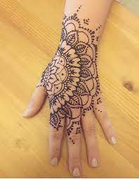 Said i saw a poster for the henna hut at the prenatal clinic in penticton and thought it would be so cool to get henna done to celebrate my pregnancy. Henna By Leela Startseite Facebook
