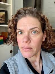 Reducing scent in dry rendered skin care products?