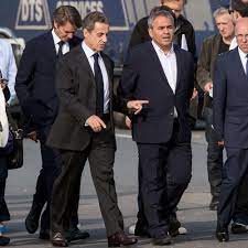 Affaires publiques et relations internationales. Sarkozy Bertrand Larcher Qui Pour Remplacer Wauquiez A La Tete De Lr