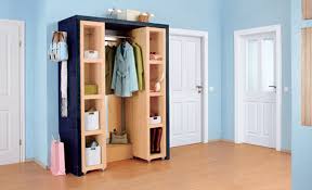 Dein garderobenset erstrahlt in hellem holz wie birke oder fichte und treibt so die trübsal aus der diele. Garderobe Mit Schuhregal Selbst De