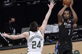 籃網與公鹿都屬於三巨頭球隊，密爾瓦基擁有安戴托昆波（giannis antetokounmpo）、哈樂戴(jrue holiday)、米德爾頓(khris middleton)，且內線十分強悍，籃網則是由杜蘭特、厄文(kyrie irving)、哈登. Kdjcbssjd5nv7m