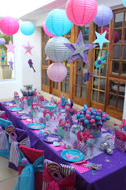 Cute Simple Decorations For A Party Just Change The Colors To Suit Your Needs Fiesta De Barbie Fiesta De Princesas Fiestas De Cumpleanos Retro