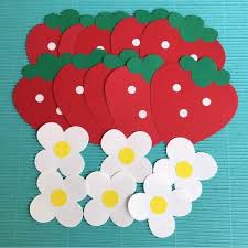 好評いただいています いちご 苺 春 壁面飾り ディスプレイ 春 壁面 いちご 折り紙 教室のデコレーション