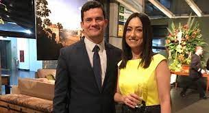 Sergio moro on wn network delivers the latest videos and editable pages for news & events, including entertainment, music, sports, science and more, sign up and share your playlists. Com Familia Em Curitiba Moro Impoe Ritmo Workaholic Em Ministerio Bela Megale O Globo