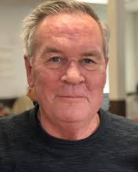 Ashley Linscott's Instagram, Twitter & Facebook