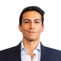 200+ perfiles de «Erazo»