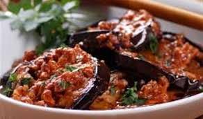 دهشة اليكى طريقة عمل المسقعة بالسجق البلدى Egyptian Food Recipes Vegetarian Diet