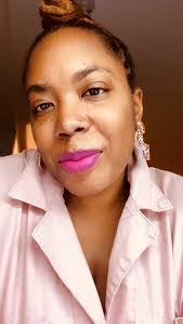 Meryl Cooper's Instagram, Twitter & Facebook