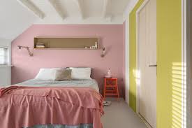 Après des années d'expériences dans le domaine de la peinture en tant que conseiller technique et coloriste, je me suis lancé dans le domaine de la peinture écologique. Le Miel Ambre Dans Le Fond De L Etagere Peinture Chambre Petit Espace De Vie Decoration Maison
