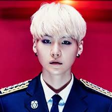 He is a rapper of bts , also he is notable for his large input in songwriting and is the major music producer between the members. Suga Berita Foto Video Lirik Lagu Profil Bio Halaman Utama Suga Wowkeren Com