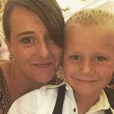 Beth Wallingford's Instagram, Twitter & Facebook