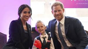 Prince harry and meghan markle. Prince Harry Meghan Markle Step Out To Honor Seriously Ill Children Video Abc News