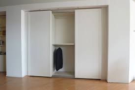 Ideale per sfruttare le classiche nicchie muro inutilizzate e trasformarle in comode cabine armadio, scarpiere o ripostigli. Pin Su Armadio