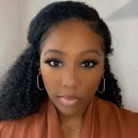 Lynda Dalessio's Instagram, Twitter & Facebook