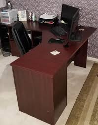 Realspace is the team you can trust, whether there is a straight forward need for a piece of furniture or you plan to refurnish your whole office environment, you can rely on realspace. Realspace Magellan Performance 71 W L Shaped Desk Espresso Officesupply Com