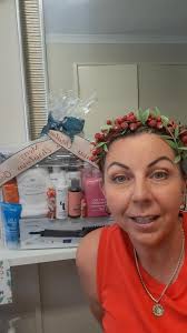 Fresh blonde hair for Linda. Its amazing how a blunt cut can make fine hair  look thicker. ♥️