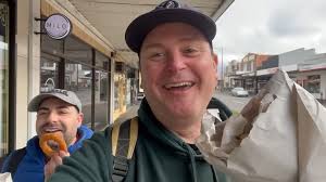 I would like to get in touch with fellow pupils of Goldington Road Junior  School in Bedford, Form 4B of 1972/73. The teacher was Mrs J Markham. I  joined the class in