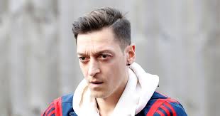 German midfielder mesut özil emerged as one of soccer's rising stars during the 2010 fifa world cup and his three years a devout muslim, mesut özil recites verses from the quran before every match. Mesut Ozil Sends Blunt Message To Mikel Arteta That Contradicts Arsenal Boss Irish Mirror Online