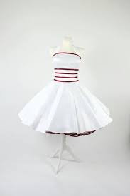 Petticoat Kleid Hochzeit Brautkleid Im 50er Petticoat Kleid Hochzeit Kleid Hochzeit Pinkfarbene Hochzeitskleider