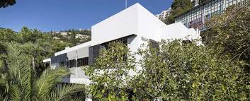 Designed by the irish architect and designer, the 1929 french riviera villa was an obsession of le corbusier. Villa E 1027 By Eileen Gray Icon Icon
