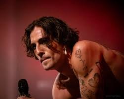 Music photos — Tom Dumont