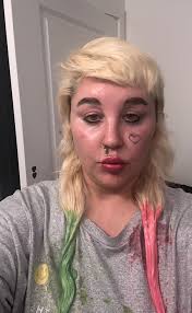 Amanda Bynes reveals she's dyeing her hair to resemble a watermelon. 🍉