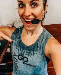 Good things come to those who sweat 😜 Tag your tribe below!  #WomanCrushWednesday