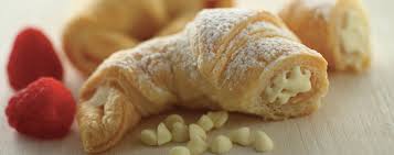 La pasta sfoglia è sempre un'ottima soluzione quando vogliamo creare dolci che non richiedano né troppo tempo né procedimenti complicati! Dolci Con Pasta Sfoglia Le Ricette Facili E Golose Di Perugina