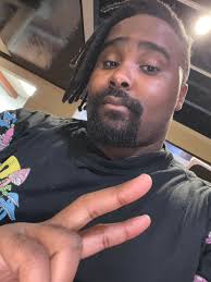 Who plays ranked battle royal?