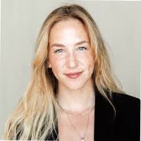 Michelle Saltzman's Instagram, Twitter & Facebook