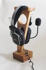 Support Bois Casque Porte Casque En Bois Casque En Par Vishemir Porte Casque Casque Idee Deco Bois