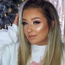 Lety Martinez 🌹 (@m_lety77)